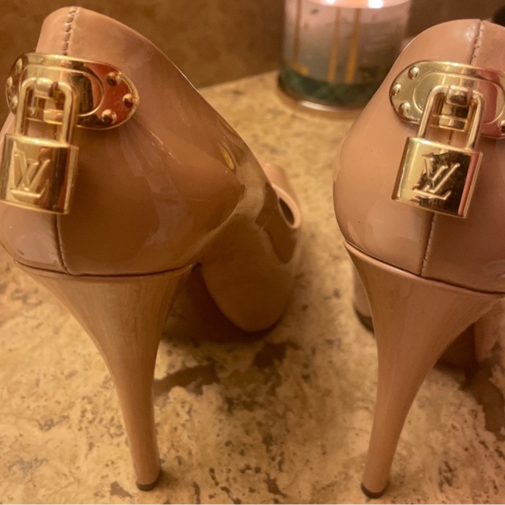 Worn once for my wedding ! In good condition